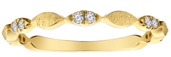 .10 Carat of Diamonds Ring, 10kt Yellow Gold.....................NOW
